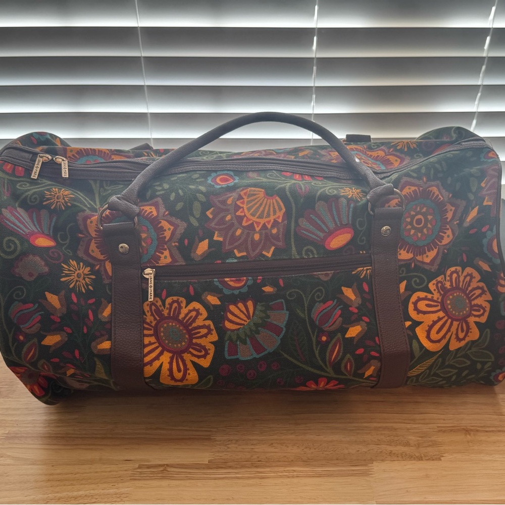 Jane Marie Duffle bag. Multicolored. NWT
